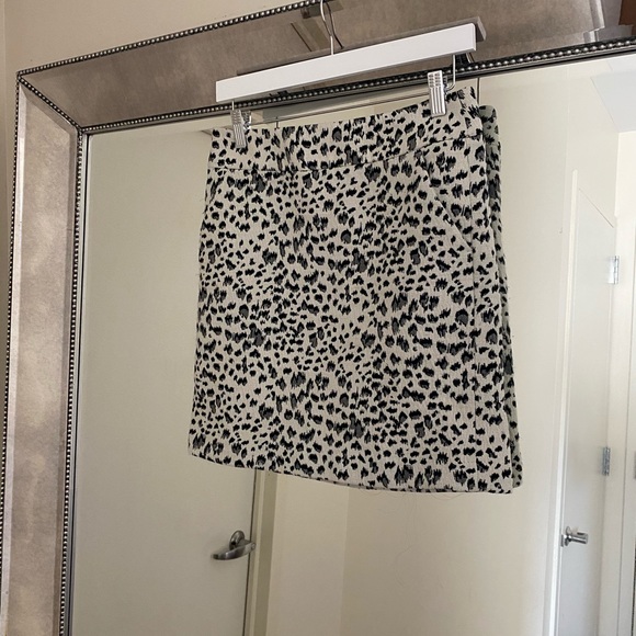LOFT Animal Print Mini Skirt - Picture 2 of 4